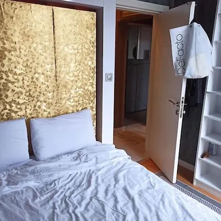 Besiktas Ta Mukemmel Bir Daire Istambul